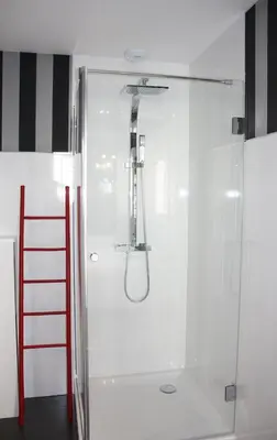 Salle de bains dans l'établissement Le Comptoir du Voyageur