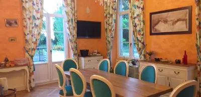 Télévision ou salle de divertissement dans l'établissement Chambres d'hôtes Le Petit Roche