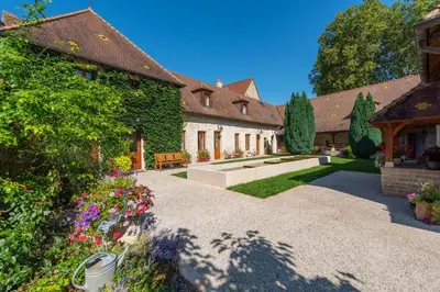 Jardin de l'établissement Hotel Le Clos De La Vouge