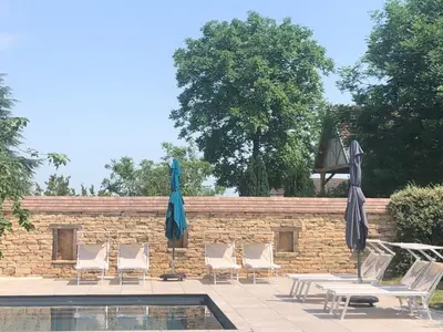 Piscine de l'établissement Le Clos n°5 ou située à proximité