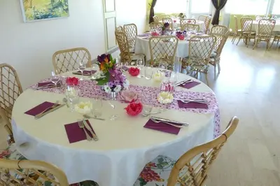 Restaurant ou autre lieu de restauration dans l'établissement Le Chagny