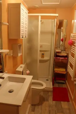 Salle de bains dans l'établissement Appartement T1