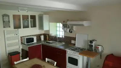 Cuisine ou kitchenette dans l'établissement Appartement T1