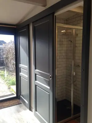 Salle de bains dans l'établissement La Cuisine d'été de BeaunAmour