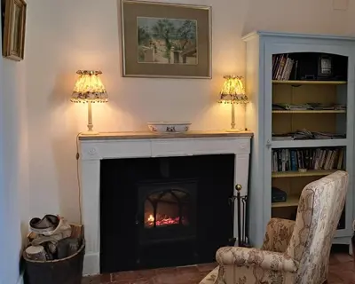 Bibliothèque dans la maison de vacances