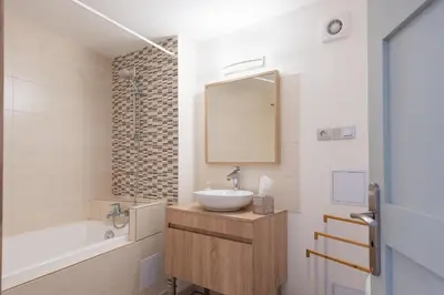 Salle de bains dans l'établissement M comme Meursault