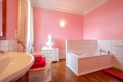 Salle de bains dans l'établissement L'Escale de Jules et Lily