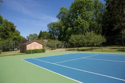 Tennis ou squash au sein de la maison de vacances ou à proximité