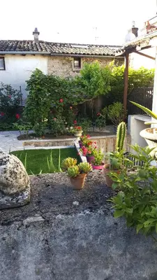 Jardin de l'établissement TOURNUS Belle maison vue sur Saône