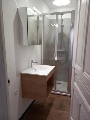 Salle de bains dans l'établissement Gite Au Coeur De Volnay