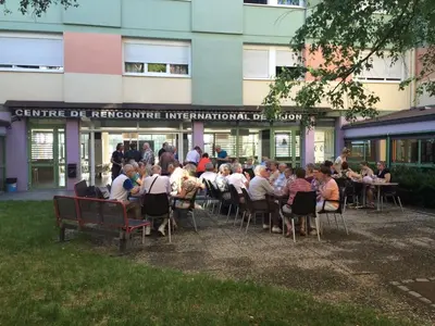 Clients de l'établissement ETHIC ETAPES DIJON Accueil 24h24 et parking gratuit