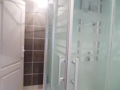Salle de bains dans l'établissement Les Marronniers