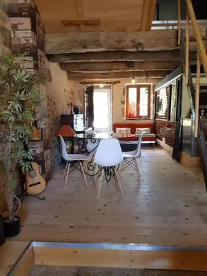 Coin salon dans l'établissement L'écurie
