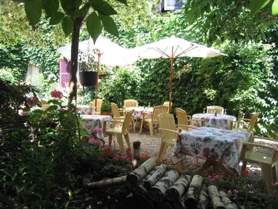 Jardin de l'établissement Hotel de Bourgogne