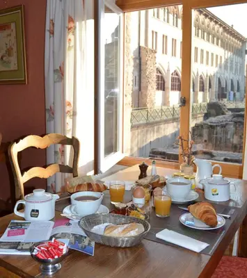 Nourriture dans l'hôtel ou à proximité