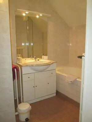 Salle de bains dans l'établissement Le clos de la perdrix