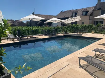 Piscine de l'établissement Domaine VIOLOT-GUILLEMARD ou située à proximité