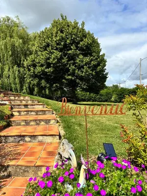 Jardin de l'établissement Le Bleu de B Bresse 4 étoiles