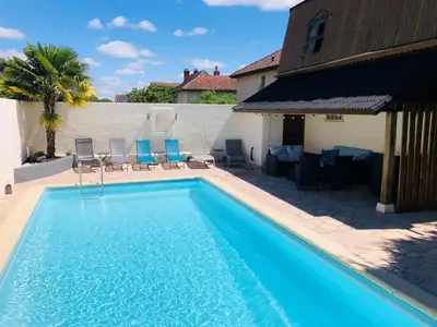 Piscine de l'établissement Chambres d'Hôte Dijon Clair de Lune Adults Only ou située à proximité