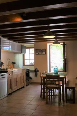Cuisine ou kitchenette dans l'établissement gîte 