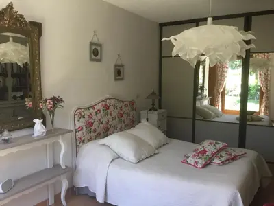 Un ou plusieurs lits dans un hébergement de l'établissement Le chant des oiseaux