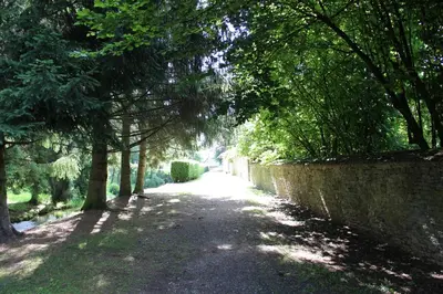 Jardin de l'établissement Hotel le Vauxois