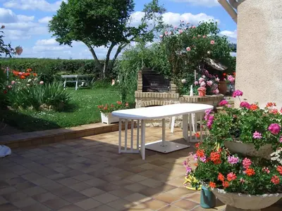 Jardin de l'établissement La petite maison - L'Ouche Charlot