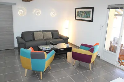 Coin salon dans l'établissement La Petite Ferme du Marais
