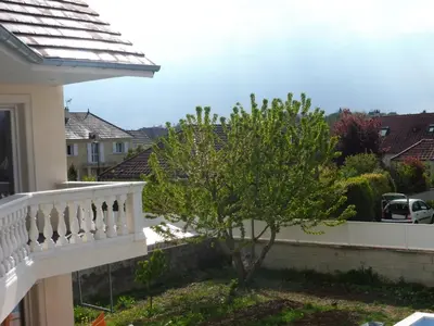 Jardin de l'établissement 4 Chambres meublées et un seul studio avec petite cuisine