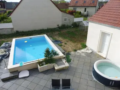 Piscine de l'établissement 4 Chambres meublées et un seul studio avec petite cuisine ou située à proximité