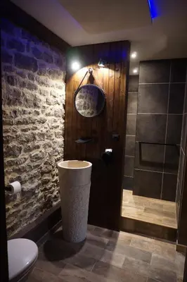 Salle de bains dans l'établissement Domaine de Vandenesse Et Spa
