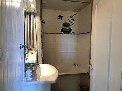 Salle de bains dans l'établissement appartement Saint-Antoine