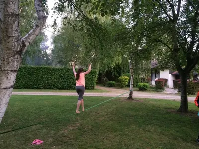 Jardin de l'établissement Camping Le Canoë