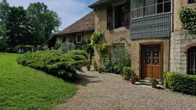 Jardin de l'établissement Domaine de Bellevue Gîte du Mont Begon