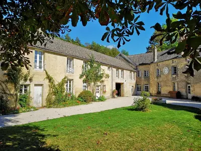 Jardin de l'établissement La Maison des Maîtres de Forge