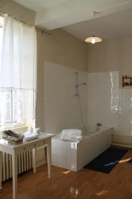 Salle de bains dans l'établissement Chambres d'hôtes La Distillerie B&B