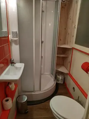 Salle de bains dans l'établissement Gite de la Madeleine 80 m2