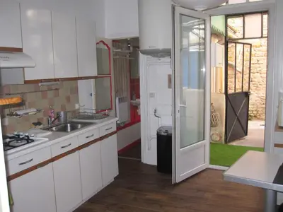 Cuisine ou kitchenette dans l'établissement Gite de la Madeleine 80 m2