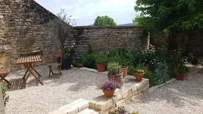 Jardin de l'établissement Le Clos - La chapelle