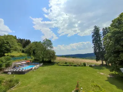 Piscine de l'établissement Château du Pommoy ou située à proximité