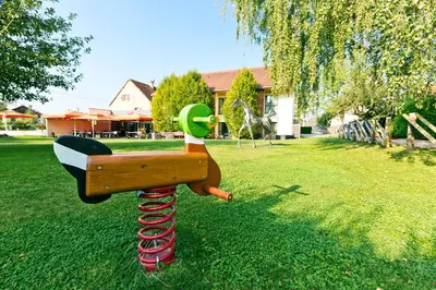 Jardin de l'établissement Hôtel Auberge de Chavannes