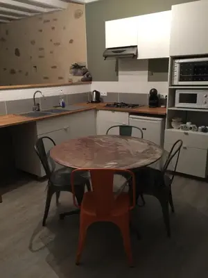 Cuisine ou kitchenette dans l'établissement Le clos des terres de bousson