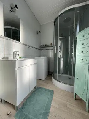 Salle de bains dans l'établissement Le Tacot