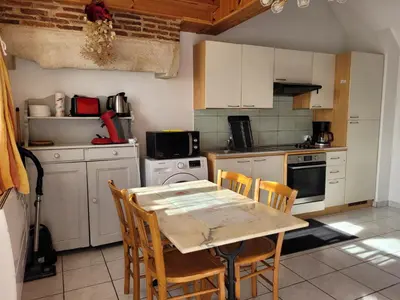 Cuisine ou kitchenette dans l'établissement Gîte Le Four à Pain, 2 chambres, 2km du centre de Dole,
