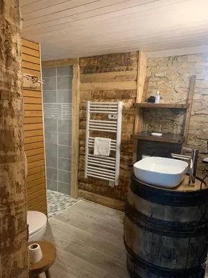 Salle de bains dans l'établissement L’allée des peupliers