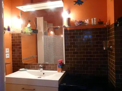 Salle de bains dans l'établissement Chambre d'hôtes dans Résidence