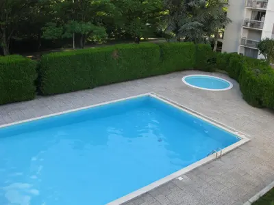 Piscine de l'établissement Chambre d'hôtes dans Résidence ou située à proximité