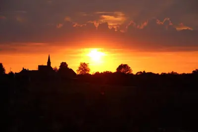 Lever ou coucher de soleil vu de la maison de vacances ou à proximité