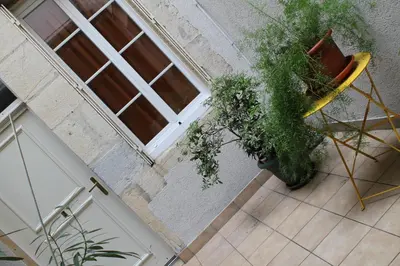Jardin de l'établissement Hotel Le Jacquemart