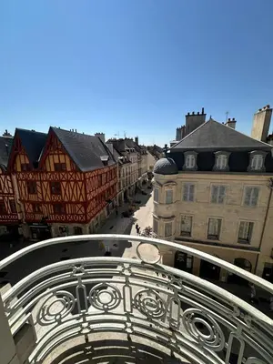 Vue générale sur Dijon ou vue de la ville depuis l'appart'hôtel